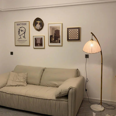 Japanese Bamboo Floor Lamp – Minimalist Zen-Inspired Lighting for a Tranquil Atmosphere