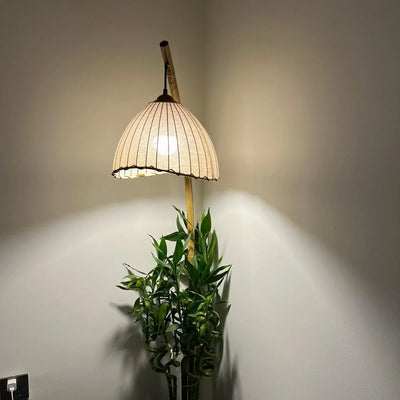 Japanese Bamboo Floor Lamp – Minimalist Zen-Inspired Lighting for a Tranquil Atmosphere