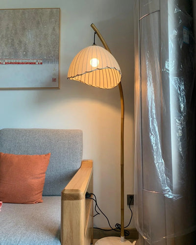 Japanese Bamboo Floor Lamp – Minimalist Zen-Inspired Lighting for a Tranquil Atmosphere