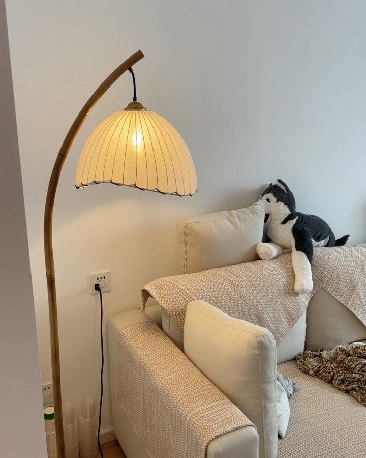 Japanese Bamboo Floor Lamp – Minimalist Zen-Inspired Lighting for a Tranquil Atmosphere