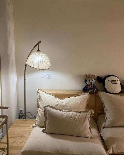 Japanese Bamboo Floor Lamp – Minimalist Zen-Inspired Lighting for a Tranquil Atmosphere
