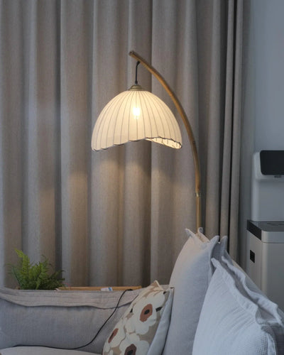 Japanese Bamboo Floor Lamp – Minimalist Zen-Inspired Lighting for a Tranquil Atmosphere