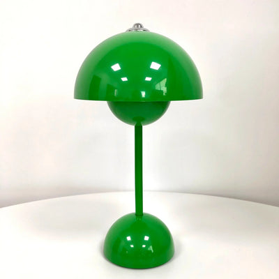 Mushroom-Shaped LED Bedside Lamp – Nordic Elegance and Warm Lighting