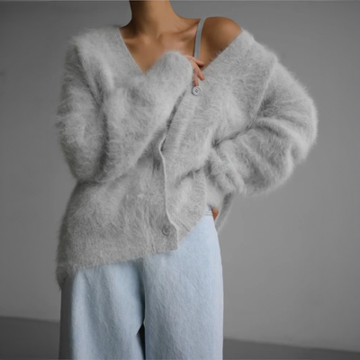 Hailey Cashmere Cardigan – Timeless Elegance and Unmatched Comfort
