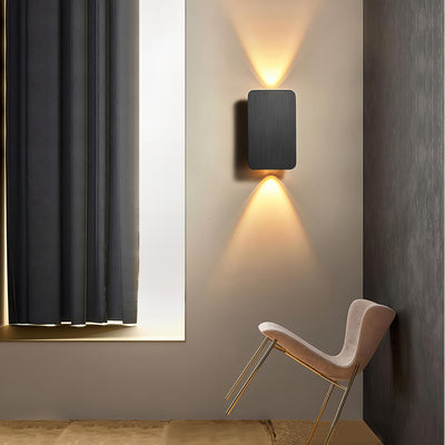 Luma Outdoor Wall Sconce – Modern Rectangular Design for Exterior Spaces