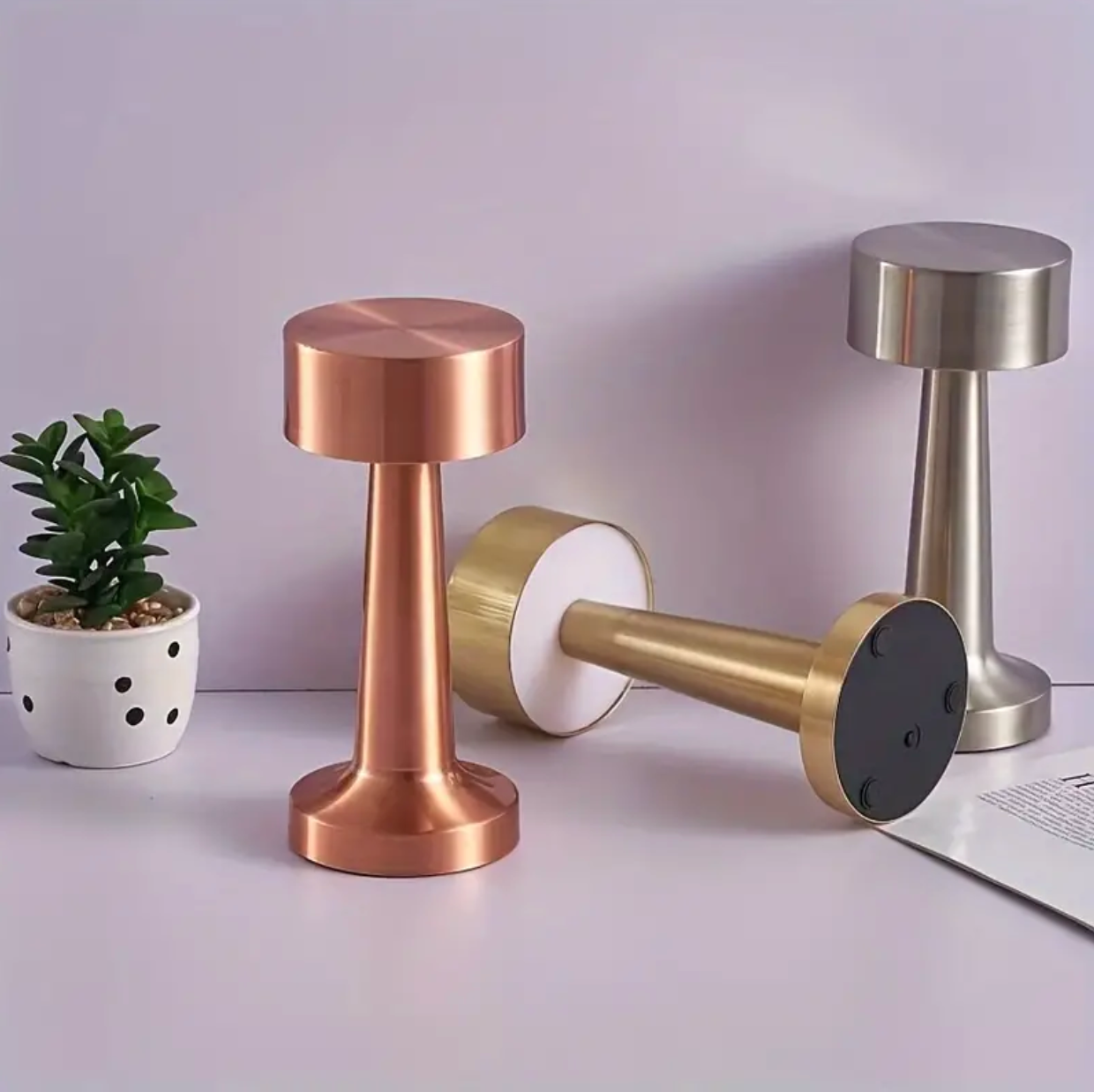 LumiTouch – Versatile Touch Lamp with Adjustable Brightness and Modern Design