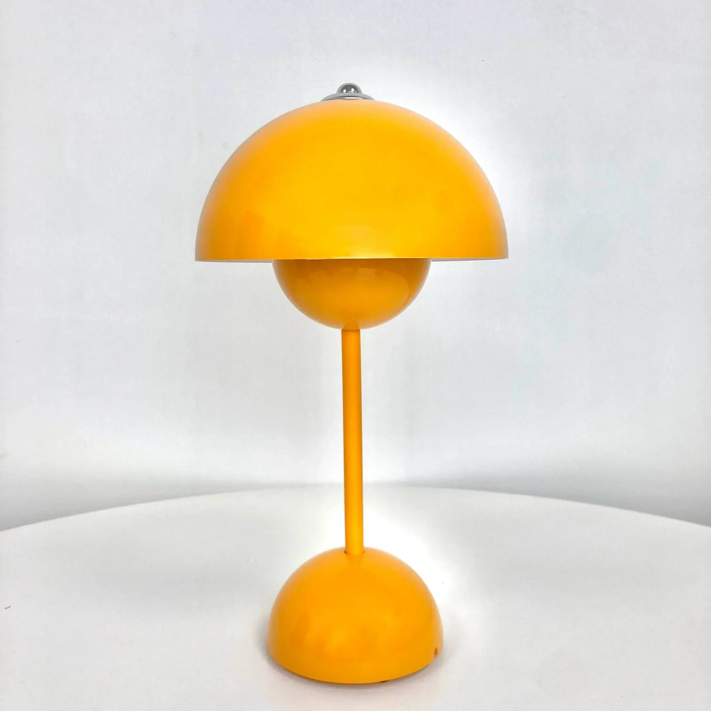 Mushroom-Shaped LED Bedside Lamp – Nordic Elegance and Warm Lighting