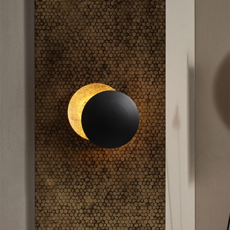 Lumi Wall Light – Elegant Rotating LED Wall Lamp with Golden Discs
