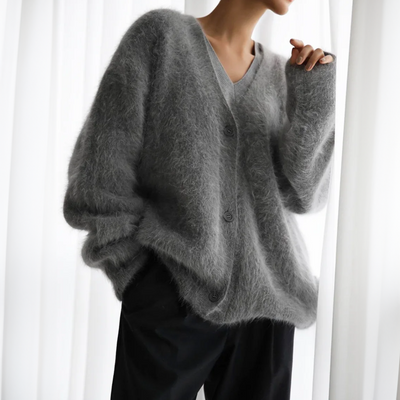 Hailey Cashmere Cardigan – Timeless Elegance and Unmatched Comfort