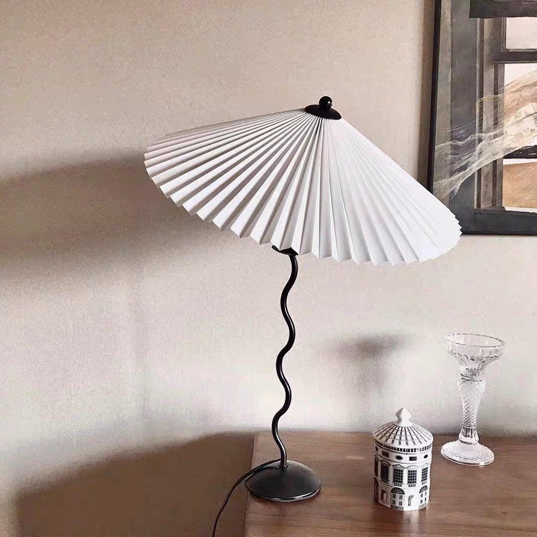 Squiggle Table Lamp – Modern Artistic Lighting for a Stylish Touch