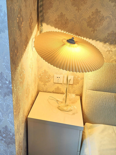 Squiggle Table Lamp – Modern Artistic Lighting for a Stylish Touch