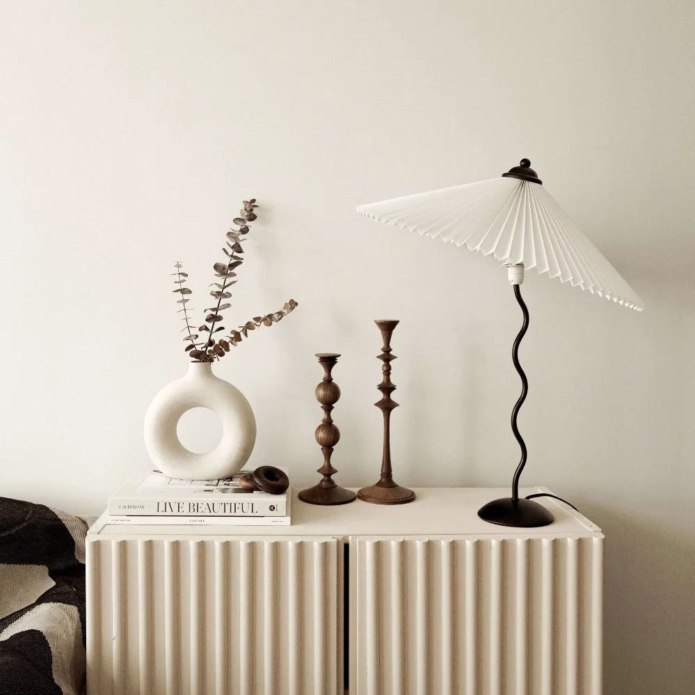 Squiggle Table Lamp – Modern Artistic Lighting for a Stylish Touch