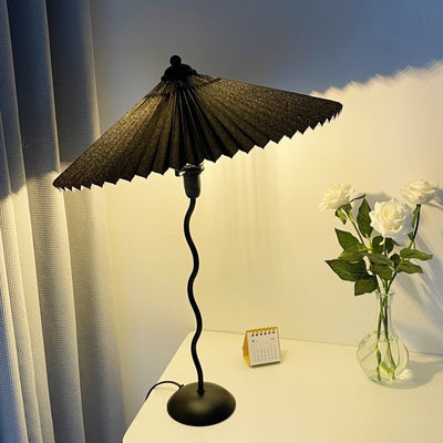 Squiggle Table Lamp – Modern Artistic Lighting for a Stylish Touch