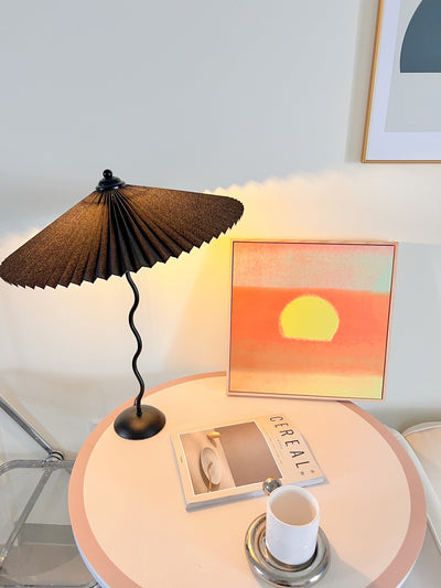 Squiggle Table Lamp – Modern Artistic Lighting for a Stylish Touch