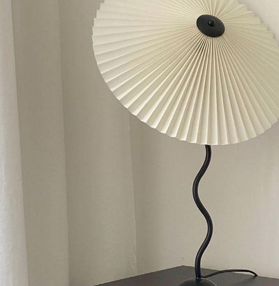 Squiggle Table Lamp – Modern Artistic Lighting for a Stylish Touch