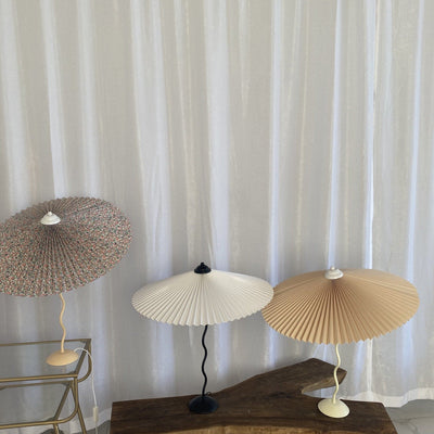 Squiggle Table Lamp – Modern Artistic Lighting for a Stylish Touch