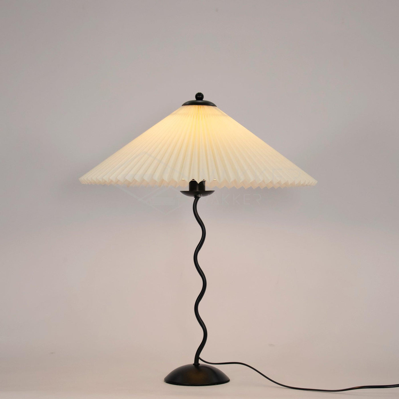 Squiggle Table Lamp – Modern Artistic Lighting for a Stylish Touch