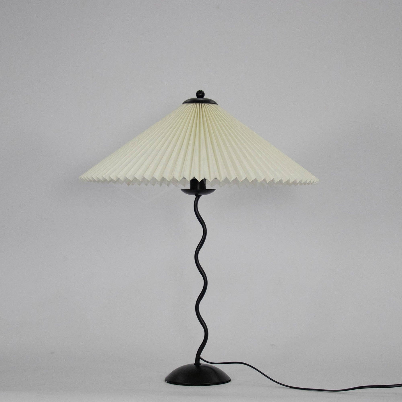 Squiggle Table Lamp – Modern Artistic Lighting for a Stylish Touch