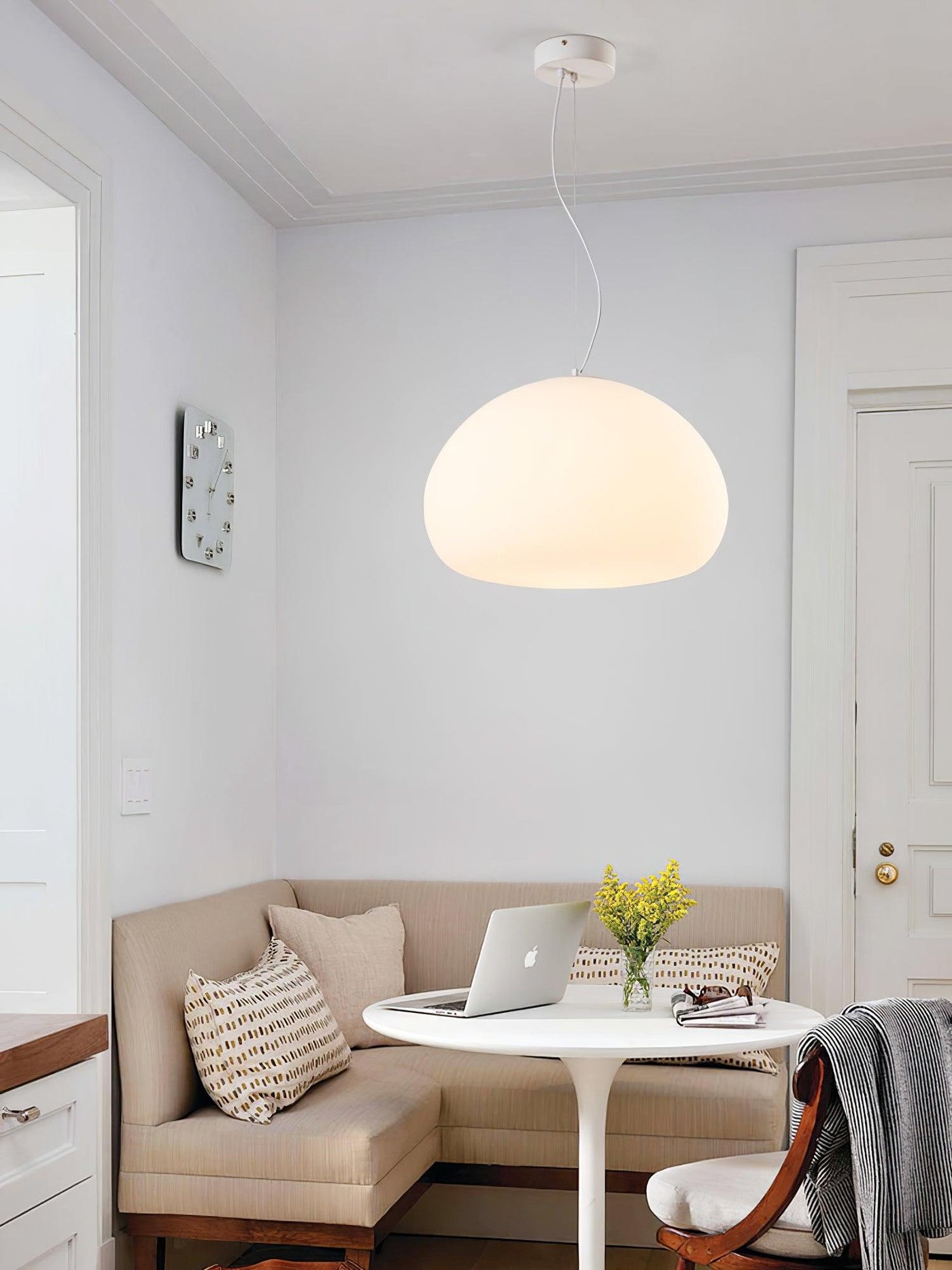 Steamed Bun Pendant Light – Elegant Frosted Glass Hanging Lamp (E26/E27)