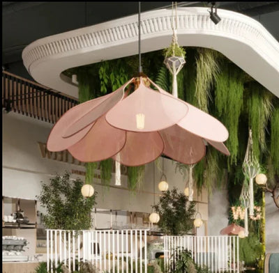 Floral Leaf Pendant Light – Elegant Nature-Inspired Design
