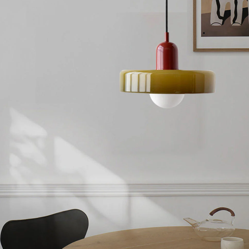 NordicGlass Pendant Light – Scandinavian Elegance and Warm Lighting