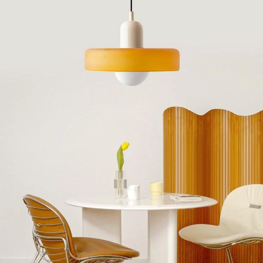 NordicGlass Pendant Light – Scandinavian Elegance and Warm Lighting