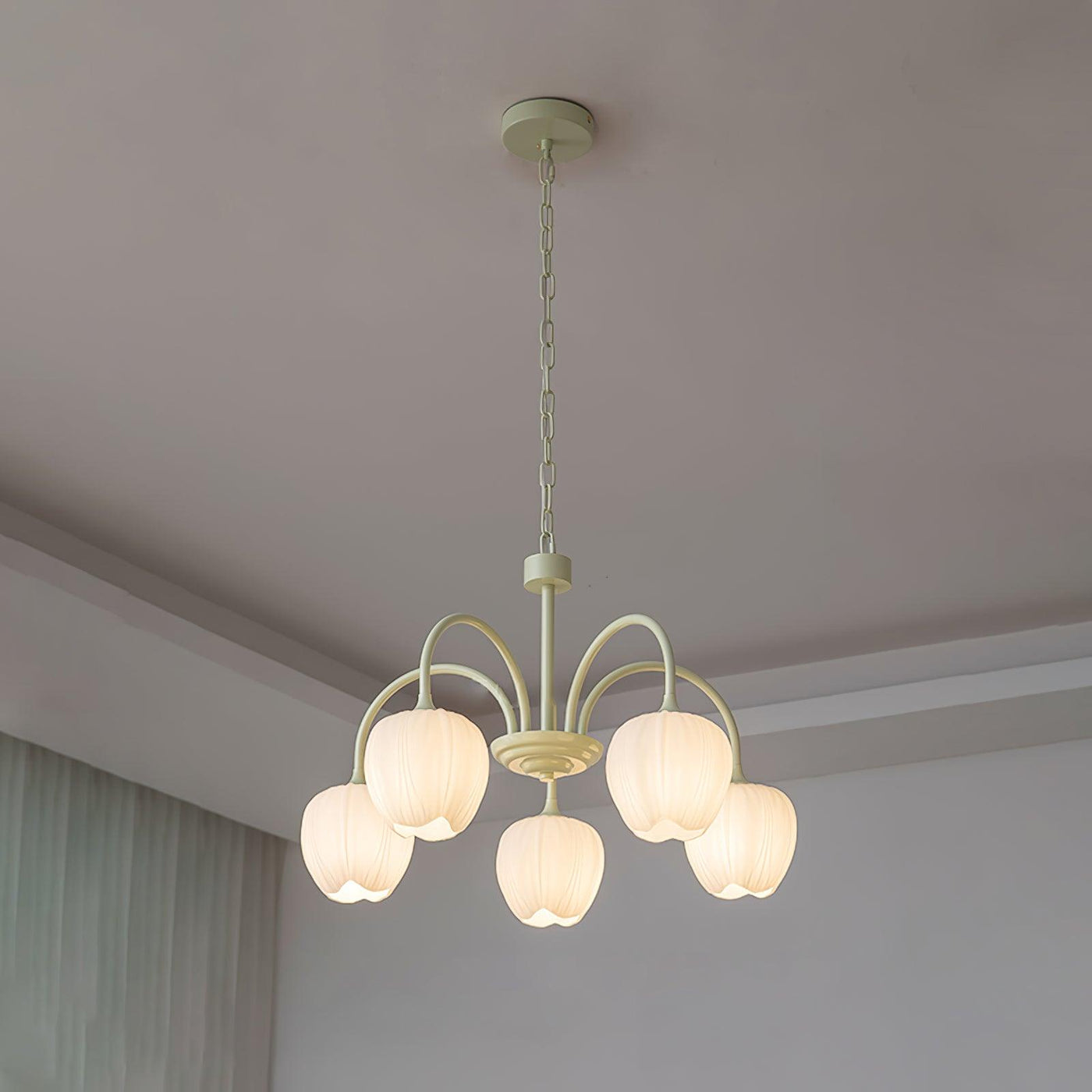 Tulip Matcha Chandelier – Elegant Floral-Inspired Lighting with Soft Ambience