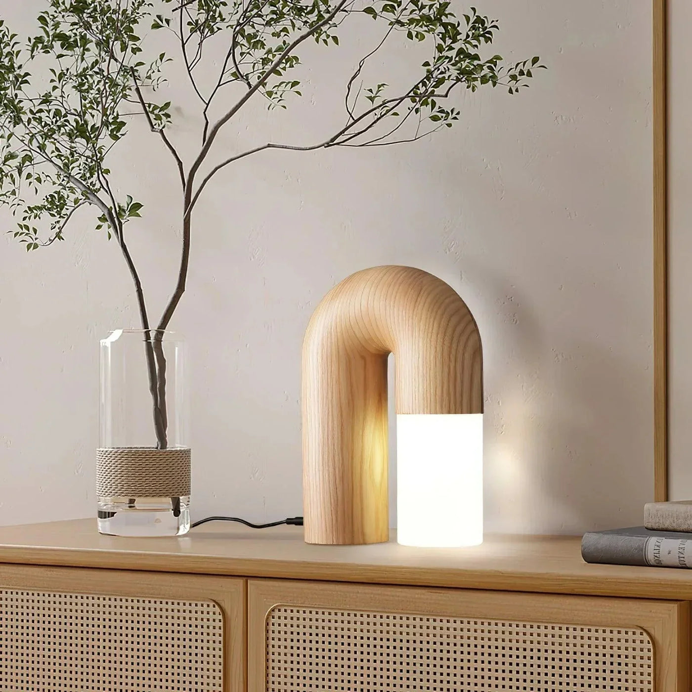 Diapolo Table Lamp – Timeless Elegance with a Sleek Arched Design