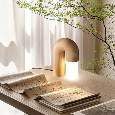 Diapolo Table Lamp – Timeless Elegance with a Sleek Arched Design