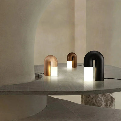 Diapolo Table Lamp – Timeless Elegance with a Sleek Arched Design