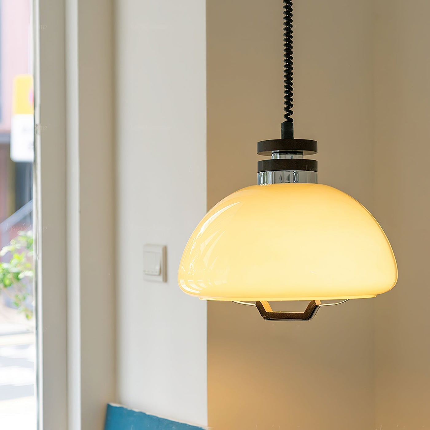 Vela-Pudding Pendant Light – Playful Yet Elegant Glass & Wood Hanging Lamp