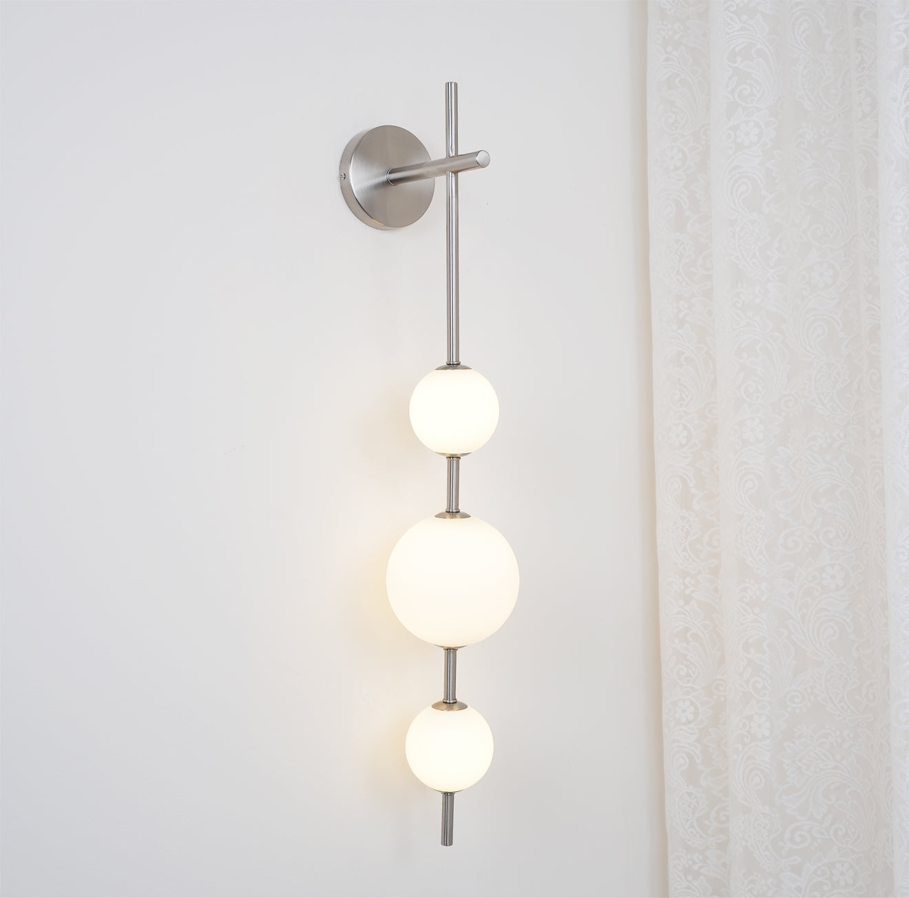 Vertical Globe Wall Light – Elegant Gold Wall Lamp with Frosted Glass Shade