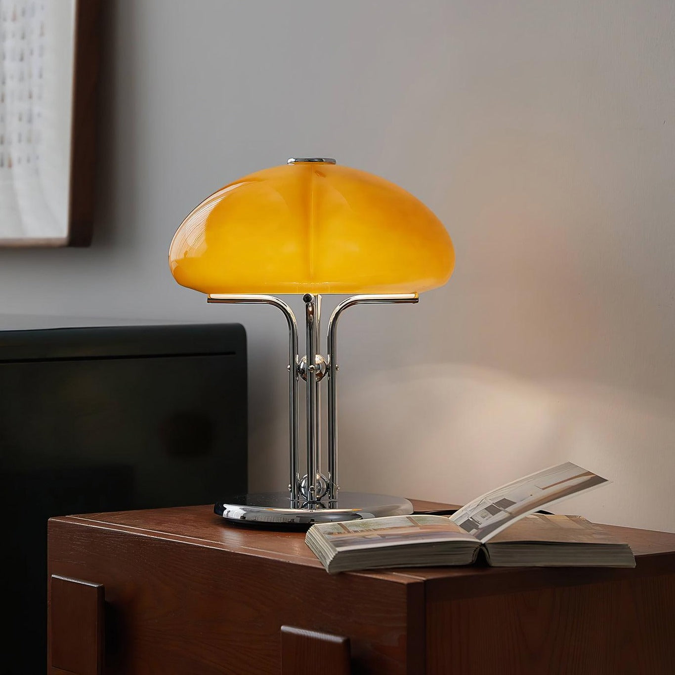 Mushroom Bauhaus Table Lamp – Timeless Amber Glass & Metal Design