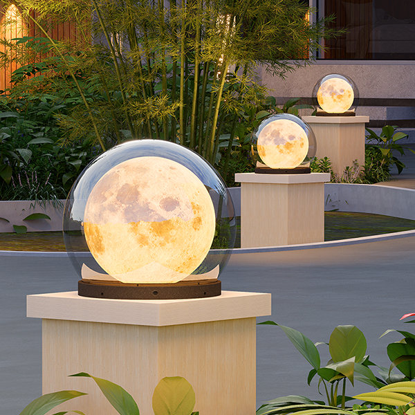 Moon-Shaped Outdoor Light – Elegant Pathway & Garden Illumination
