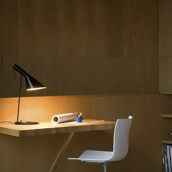 Modern LED Table Lamp – Adjustable & Elegant Task Lighting