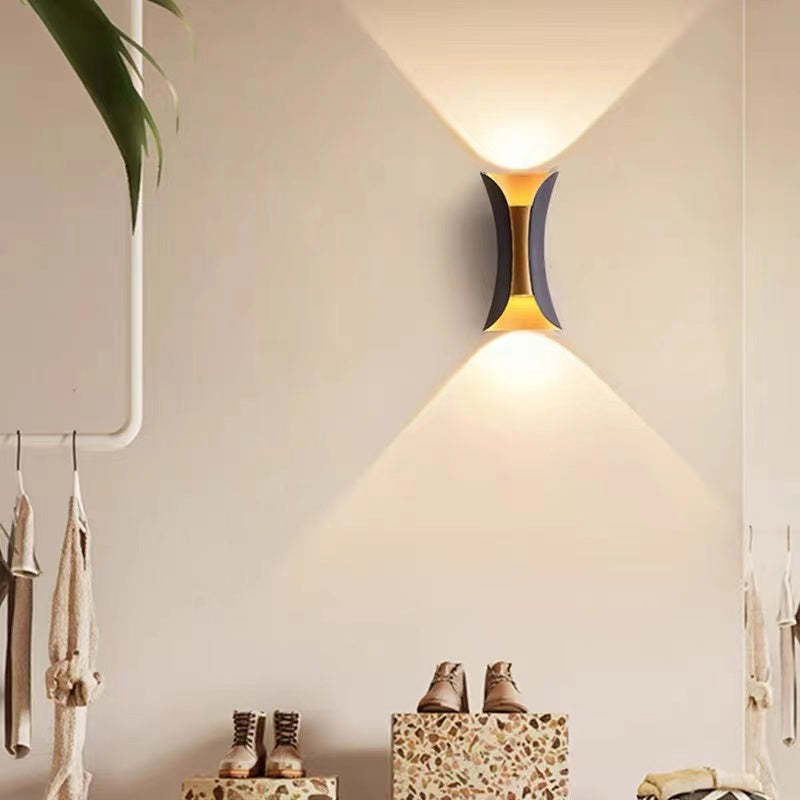 Waterproof LED Wall Light – Modern Aluminium Outdoor Lamp for Patios & Pathways