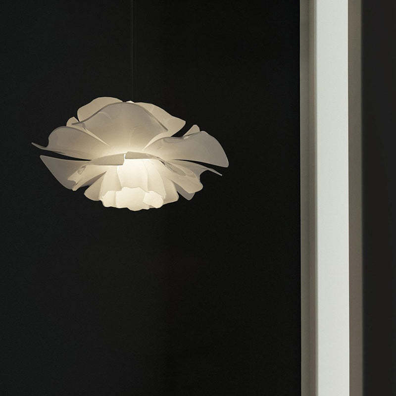 Bella Modern Design Pendant Lamp – A Floral Touch for a Blooming Atmosphere