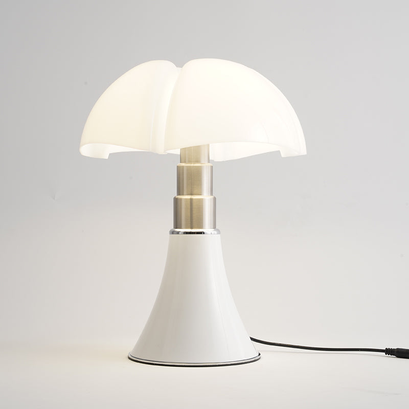 Vintage LED Designer Table Lamp – Timeless Elegance with Modern Illumination