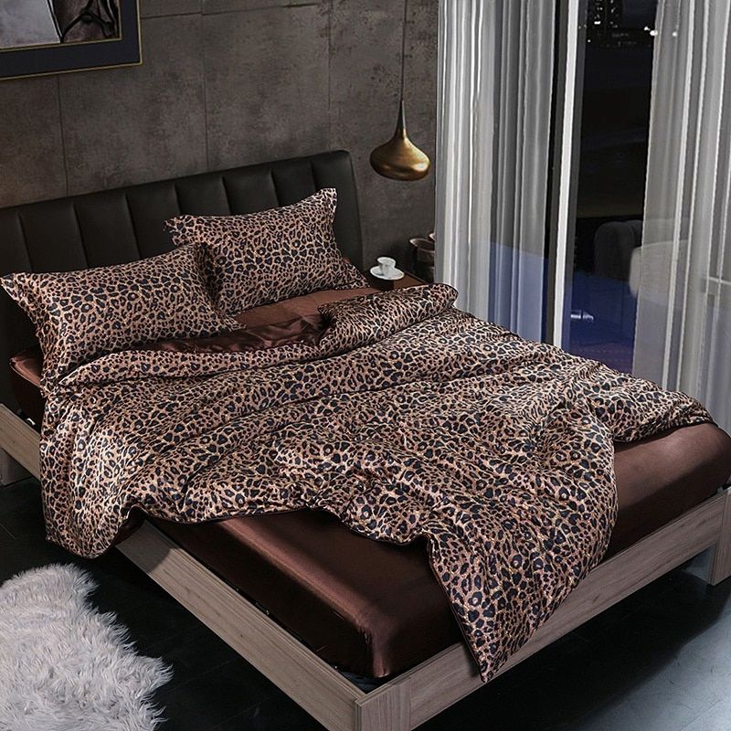 Luxe Silk Bedding Set – 4 Pieces (Duvet Cover, Fitted Sheet & 2 Pillowcases)
