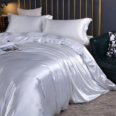 Luxe Silk Bedding Set – 4 Pieces (Duvet Cover, Fitted Sheet & 2 Pillowcases)
