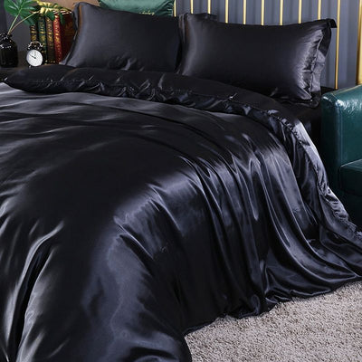 Luxe Silk Bedding Set – 4 Pieces (Duvet Cover, Fitted Sheet & 2 Pillowcases)