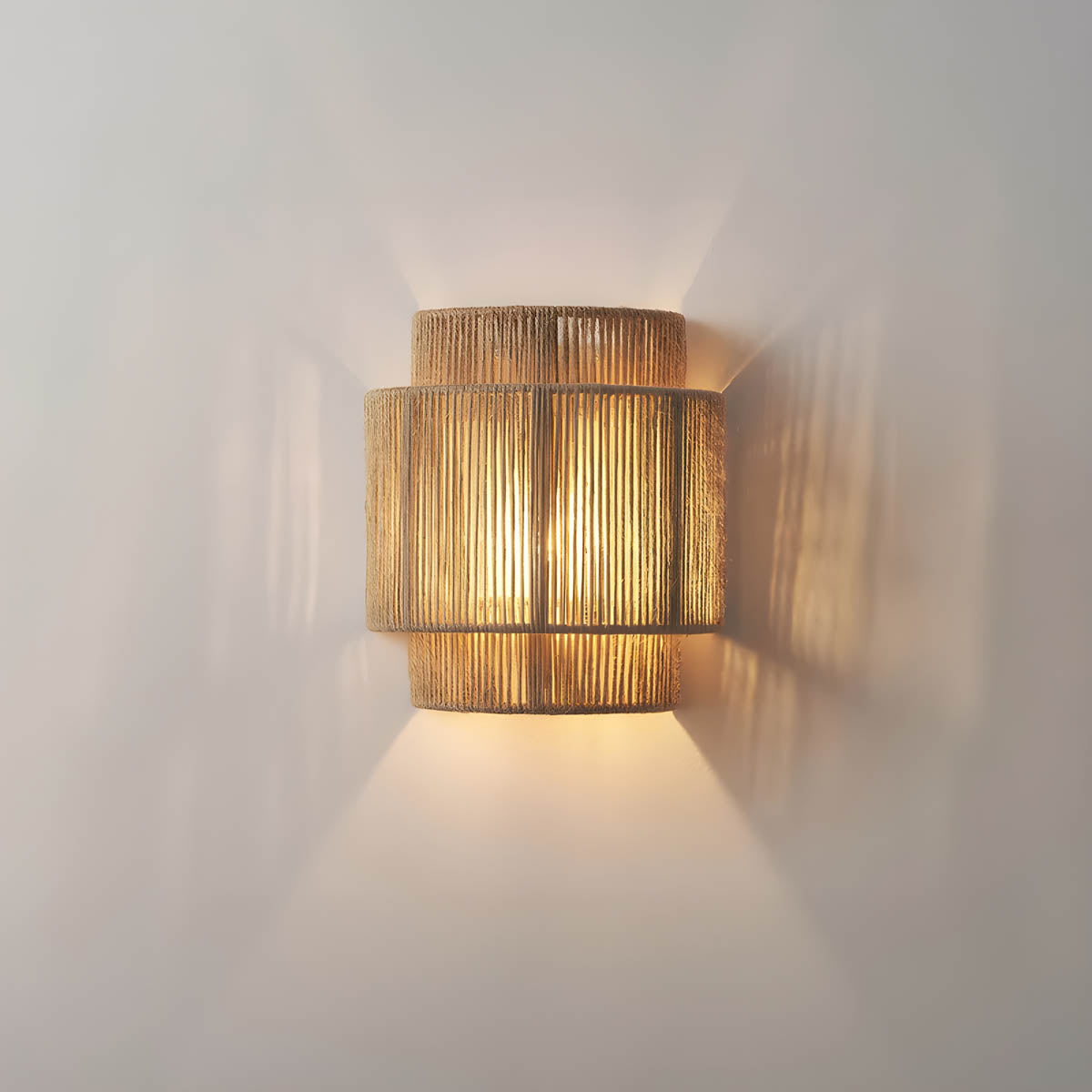 HikariGlow Wall Light – Modern Elegance with Warm LED Illumination