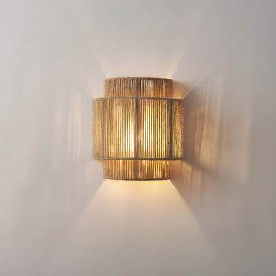 HikariGlow Wall Light – Modern Elegance with Warm LED Illumination