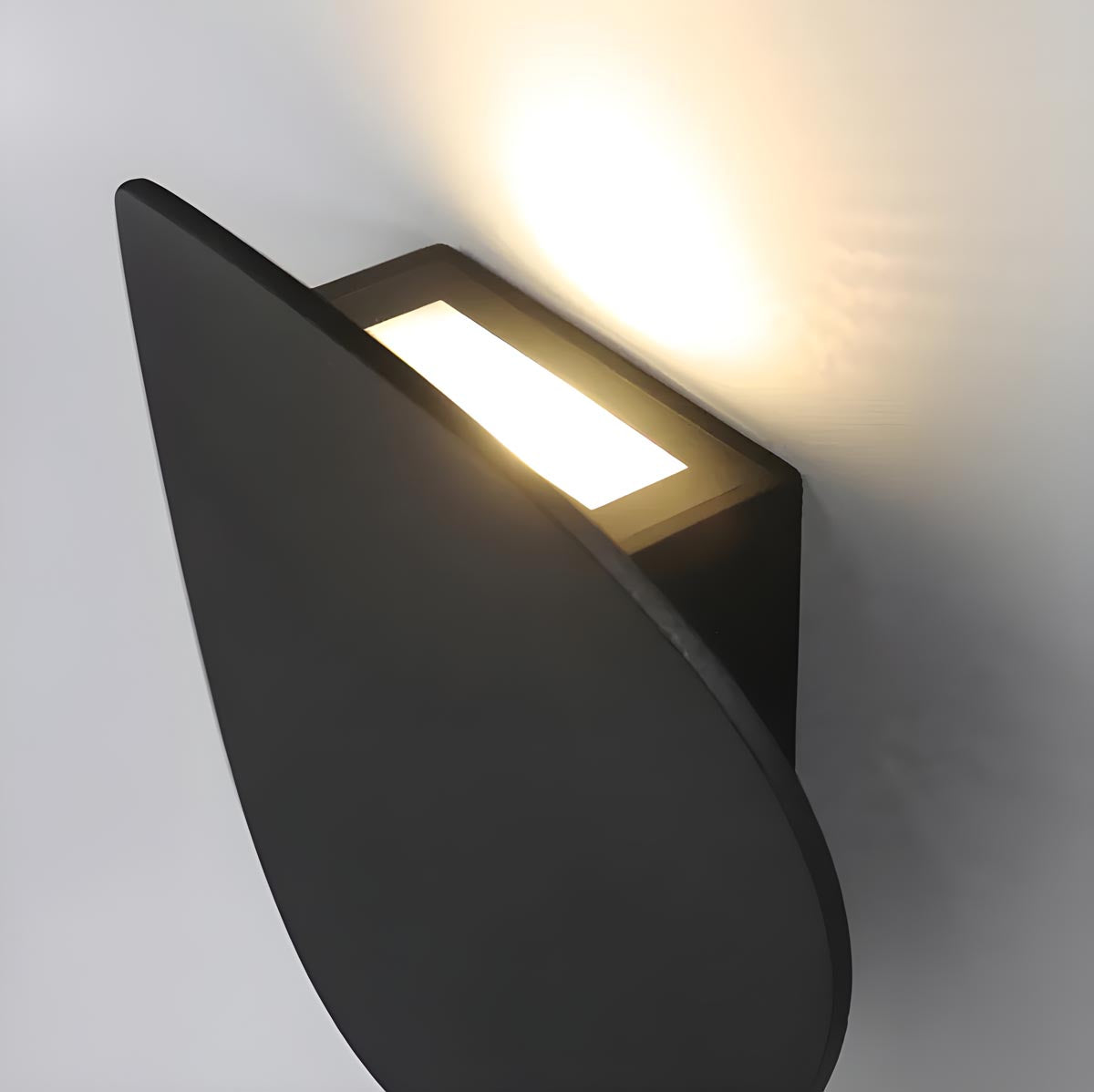Modern Aluminum Wall Light – Sleek LED Wall Sconce for Contemporary Interiors