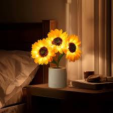 Luminous Sunflower Lamp – Nature-Inspired Glow for a Warm & Cheerful Ambience