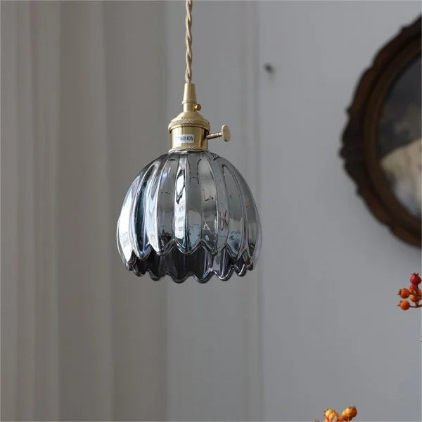Japanese Retro Glass Flower Pendant Light – Elegant Floral Design for Warm Ambience
