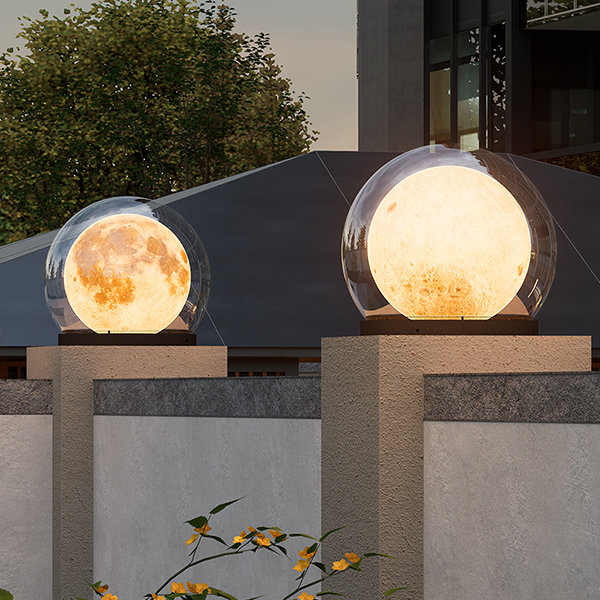 Moon-Shaped Outdoor Light – Elegant Pathway & Garden Illumination