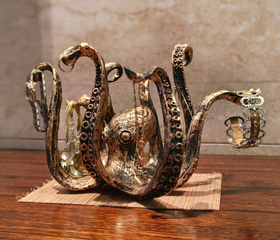 KrakenRust Mug Holder – Nautical Elegance and Practical Design