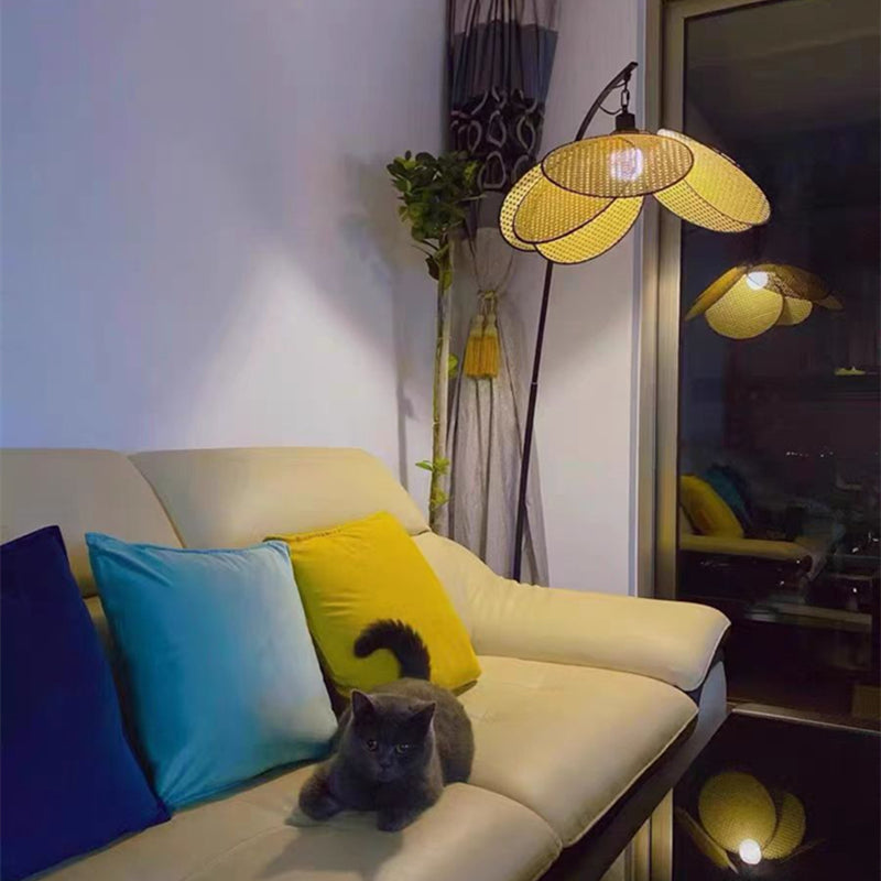 Rattan Wicker Floor Lamp – Handcrafted Natural Elegance for a Warm Ambience