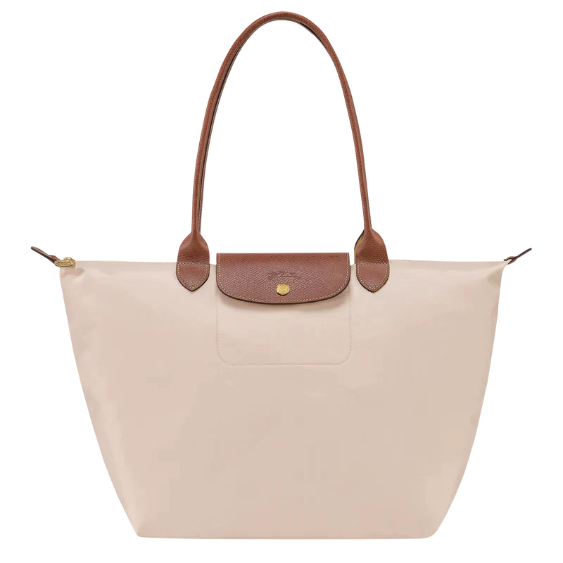 LuxeChic Handbag – Elegant and Practical Everyday Accessory